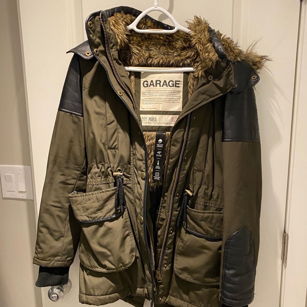 Garage Parka - Picture 2 of 4